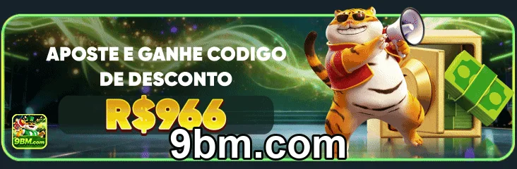 Jogadores felizes em cassino online com crupiê ao vivo